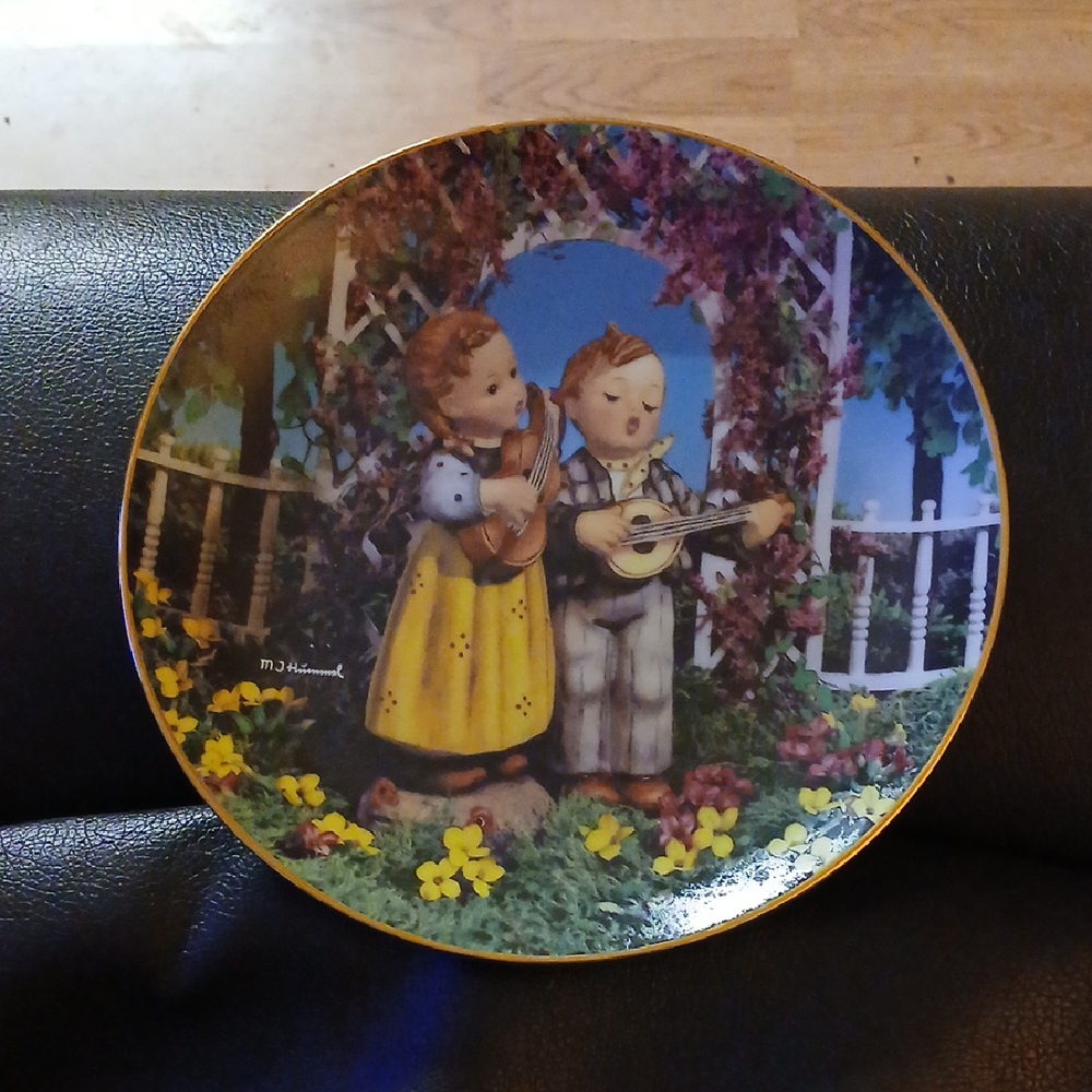 Vintage Hummel Decorative Plate 'Little Musicians'
